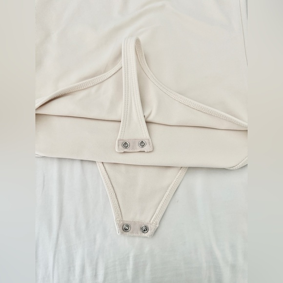 ARITZIA BABATON Contour Square Neck Long Sleeve Bodysuit • Cream/Ivory • Small - Picture 11 of 11